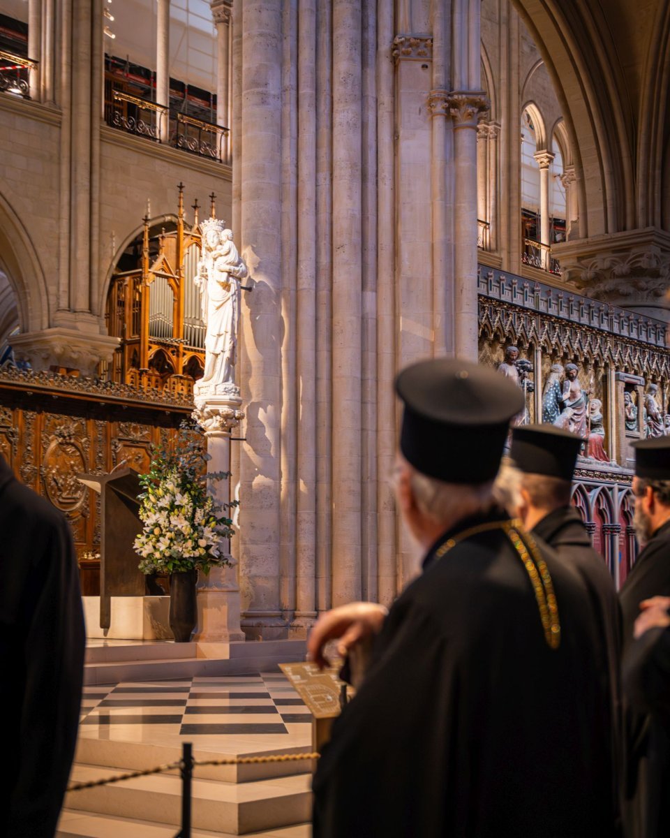 Visite de la cathédrale Notre-Dame de Paris par Sa Toute-Sainteté le (…). © Liam Hoarau / Diocèse de Paris.
