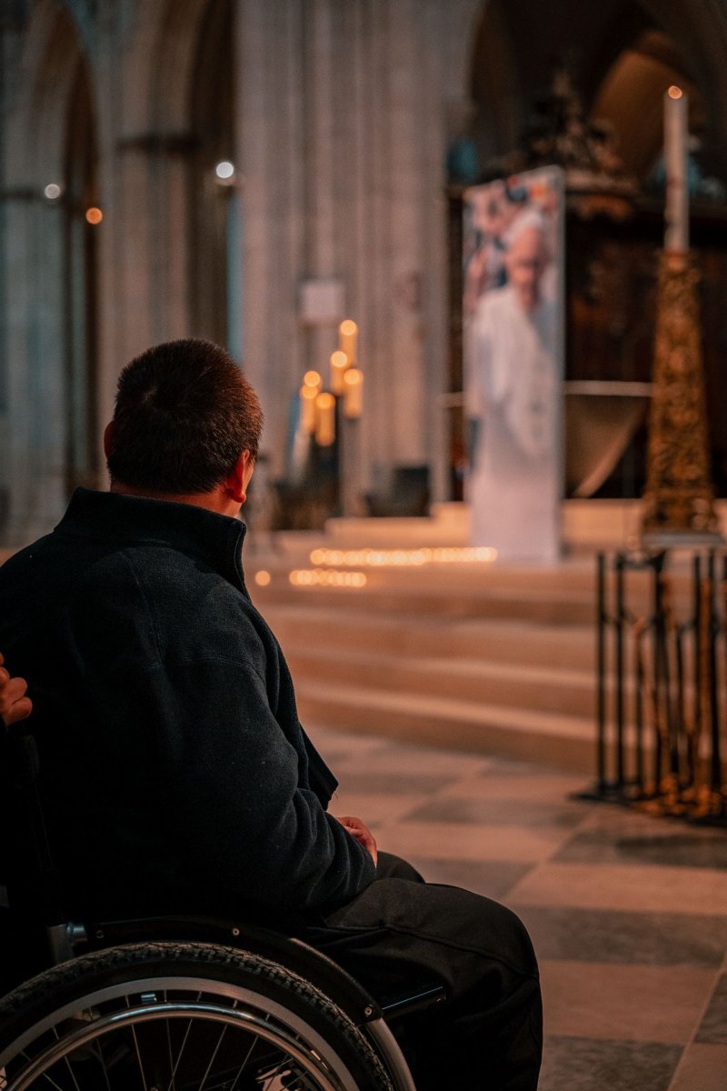 Rappel au Père du pape François : prière à Notre-Dame de Paris.. © Liam Hoarau / Diocèse de Paris.