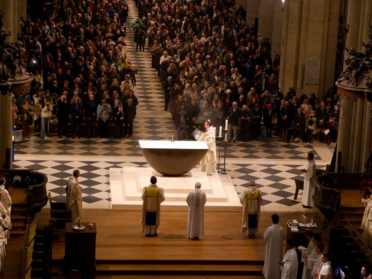 Messe du soir du mercredi 11 décembre 2024 à Notre-Dame de Paris. © Yannick Boschat / Diocèse de Paris.