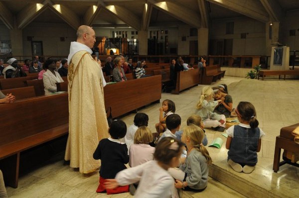 Notre Dame de La Salette, jeu au cours de l'Assemblée paroissiale. © Notre-Dame de la Salette.