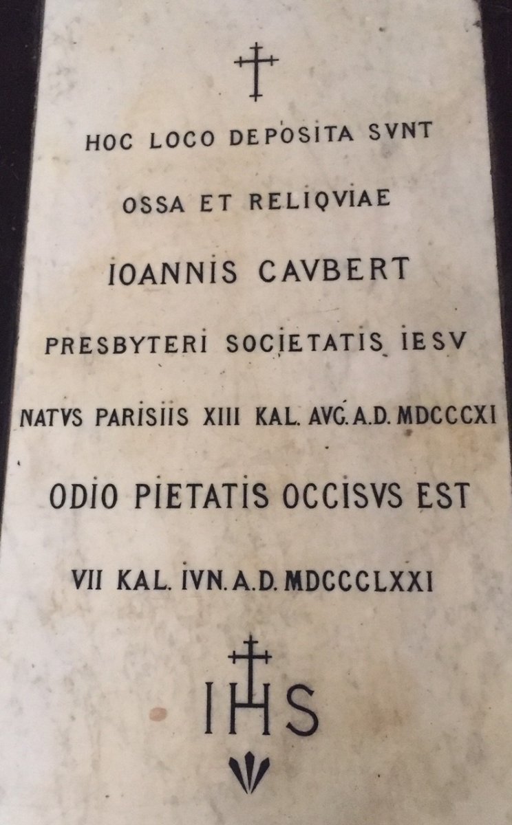 Pierre tombale du P. Caubert à la chapelle des Martyrs jésuites de (…). © CDAS / Catherine Prade.