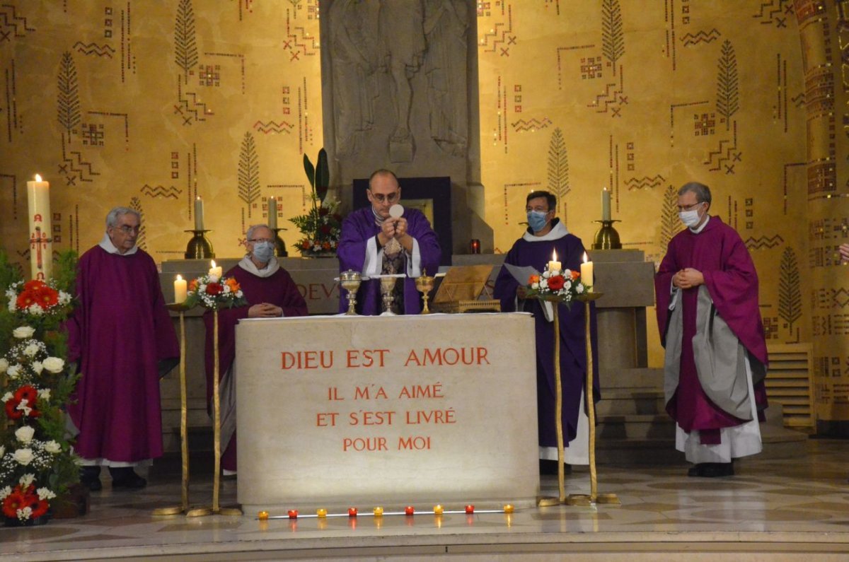 Messe de Requiem des 150 ans du martyr de la rue Haxo. © Michel Pourny / Diocèse de Paris.