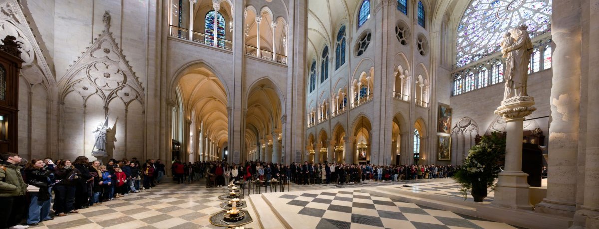 Messe de réouverture de Notre-Dame pour les collégiens et lycéens. © Yannick Boschat / Diocèse de Paris.