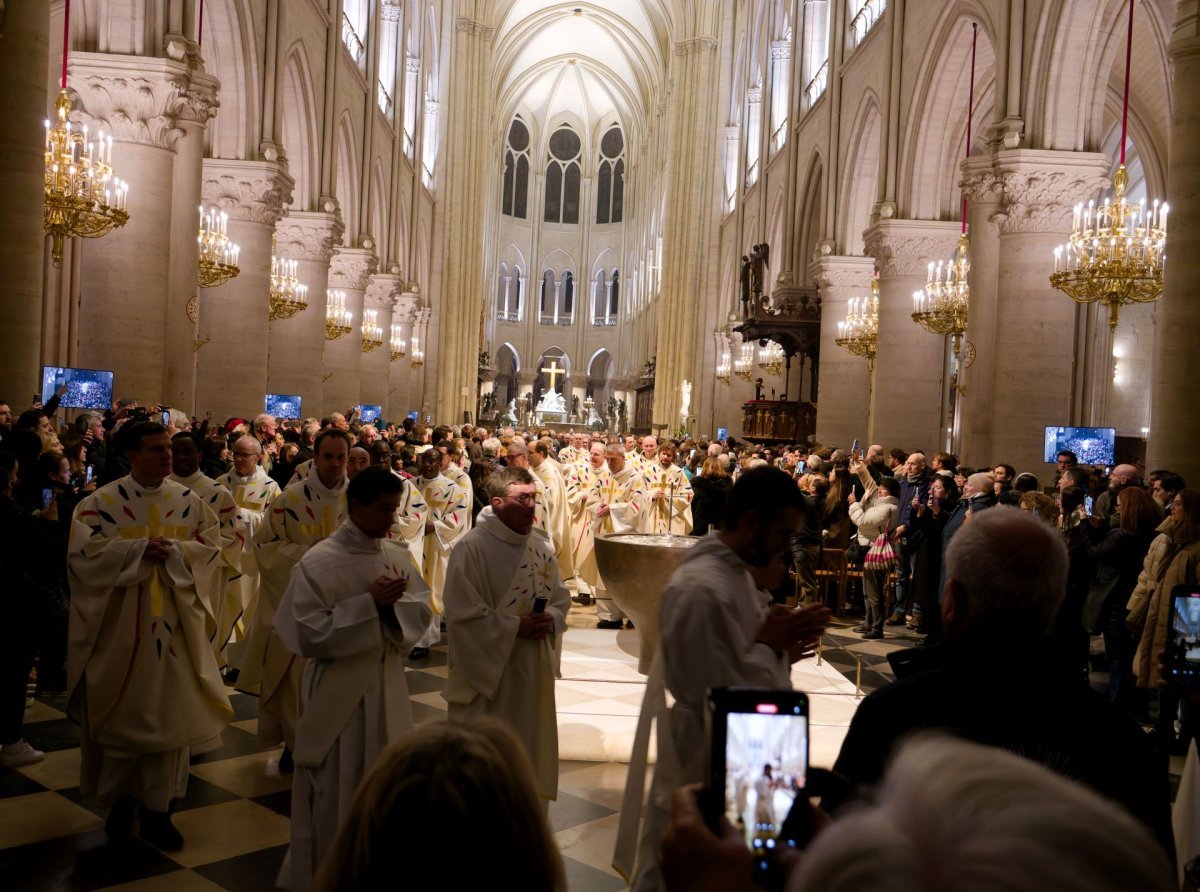 Messe du soir du mercredi 11 décembre 2024 à Notre-Dame de Paris. © Yannick Boschat / Diocèse de Paris.