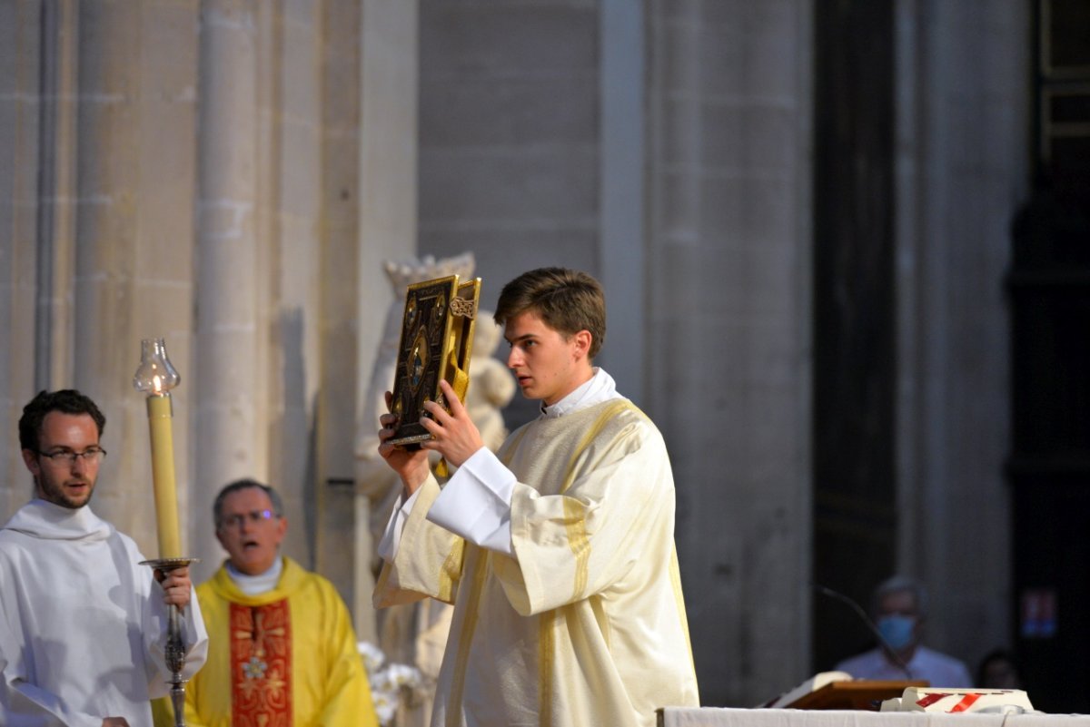 Messe et veillée de prière pour les futurs prêtres. © Marie-Christine Bertin / Diocèse de Paris.