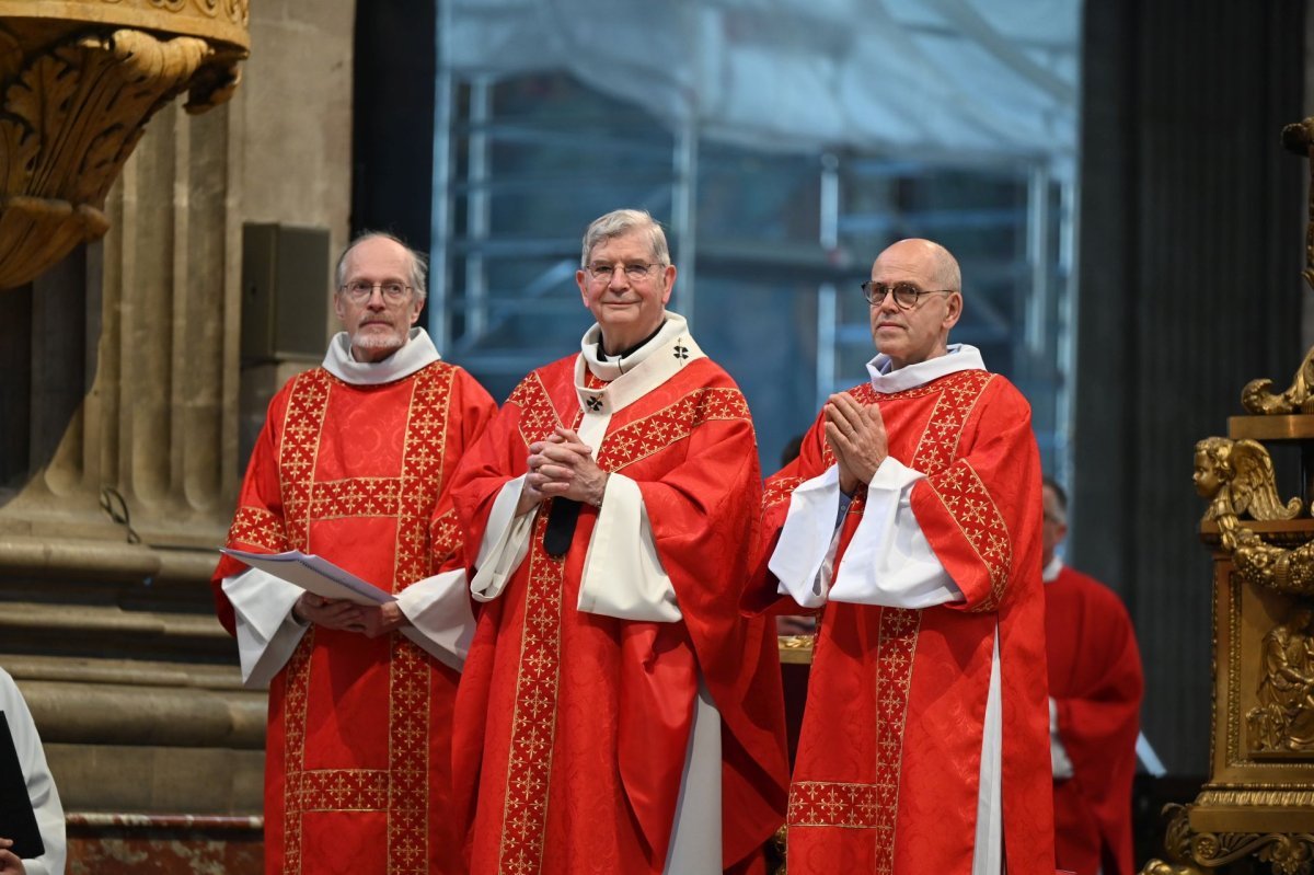 Confirmation d'adultes en mai 2024. Célébration de 16h. © Marie-Christine Bertin / Diocèse de Paris.