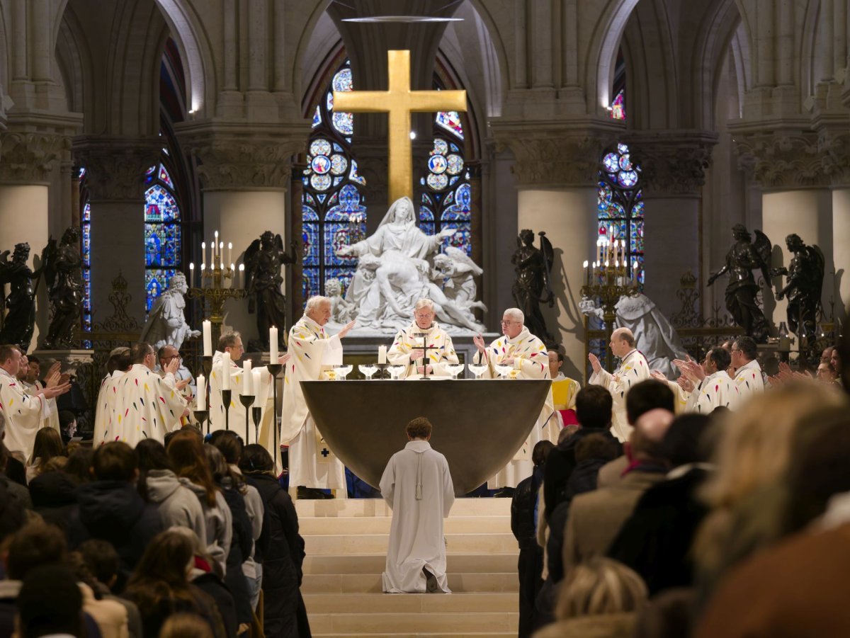 Messe de réouverture de Notre-Dame pour les collégiens et lycéens. © Yannick Boschat / Diocèse de Paris.