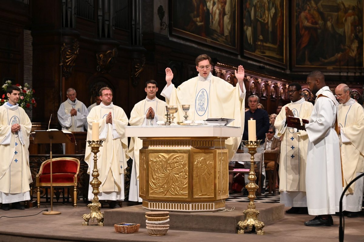 Messe des nouveaux prêtres à Notre-Dame des Victoires. © Marie-Christine Bertin / Diocèse de Paris.