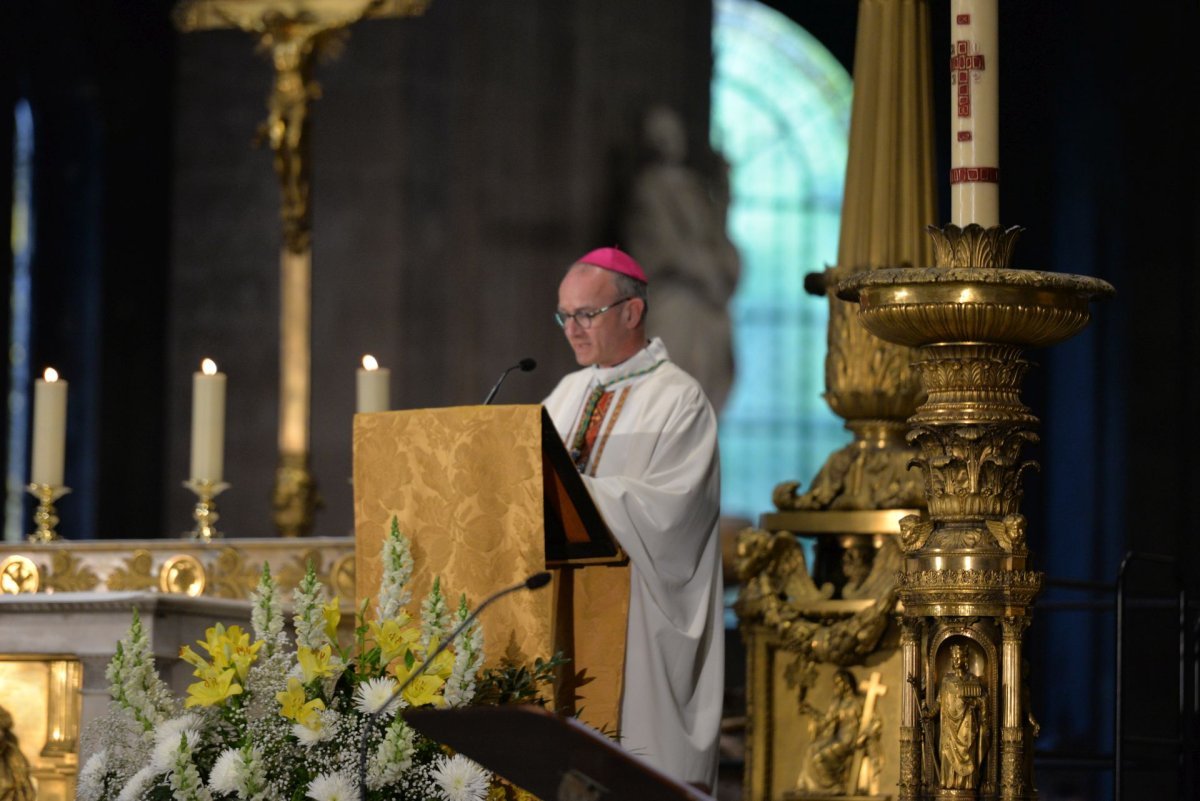 Accueil de Mgr Laurent Ulrich, archevêque de Paris. © Marie-Christine Bertin / Diocèse de Paris.
