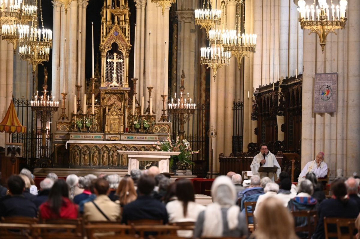 Veillée de l'espérance à la basilique Sainte-Clotilde. © Marie-Christine Bertin / Diocèse de Paris.