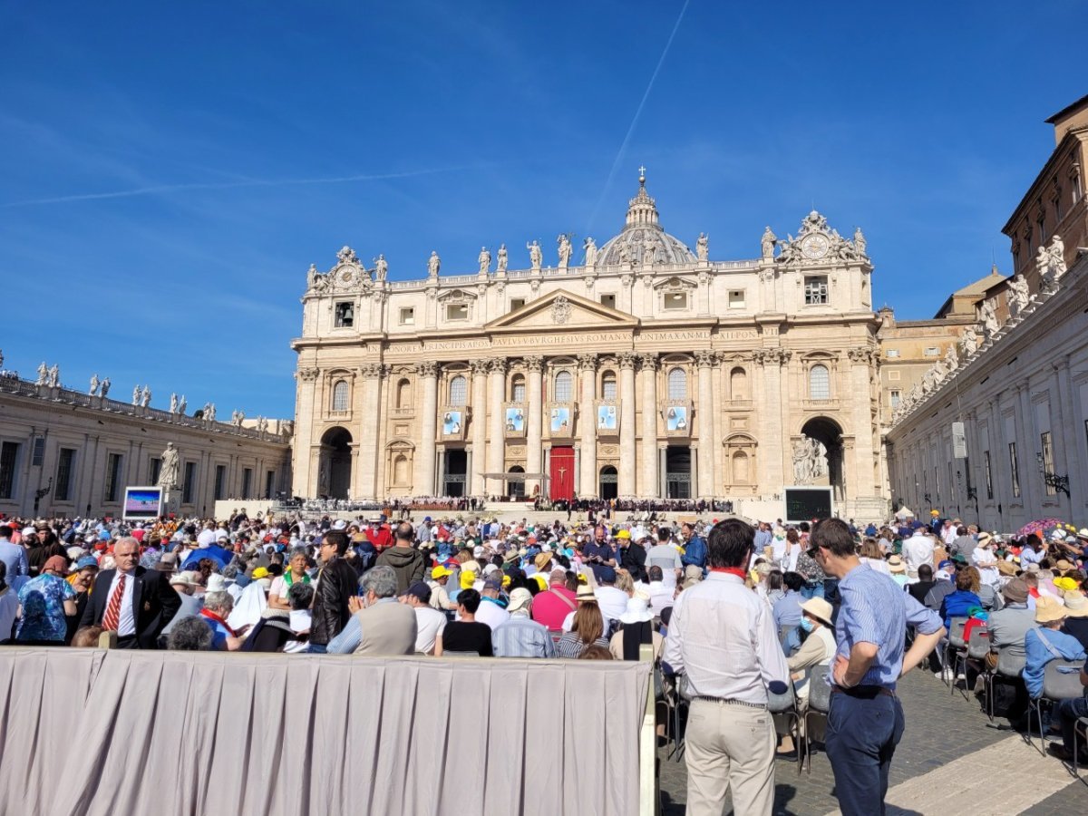 Pèlerinage diocésain à Rome pour la canonisation de Charles de Foucauld. © Charlotte Reynaud / Diocèse de Paris.