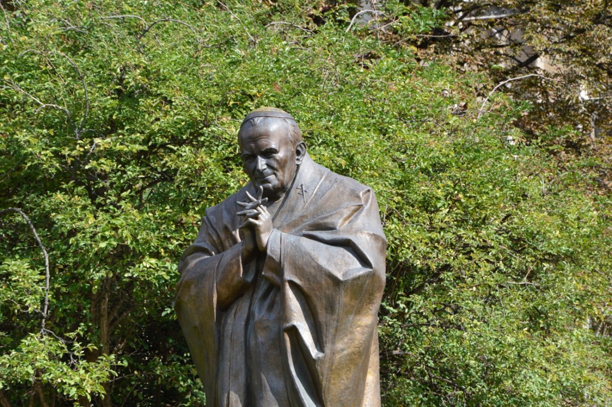 Statue de saint Jean-Paul II. © Mathilde de Brunier.
