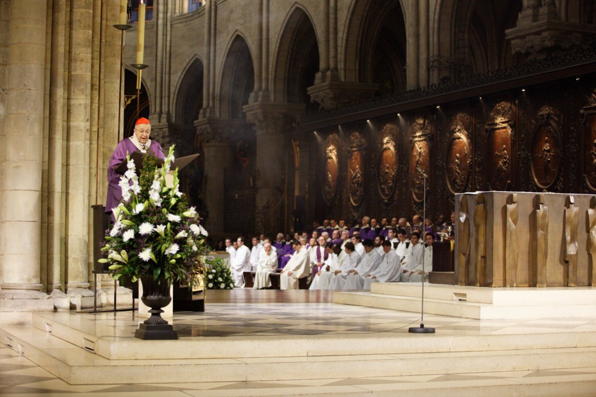 Messe à l'intention des victimes et de leurs proches et à (…). © Yannick Boschat / Diocèse de Paris.