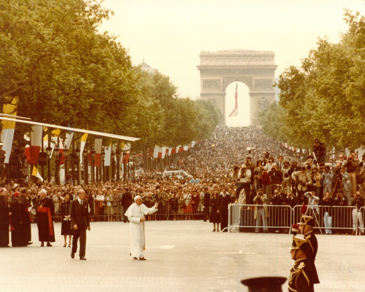 Voyage apostolique de Jean-Paul II à Paris en 1980. © Felici Roma / Archives Historiques du diocèse de Paris.