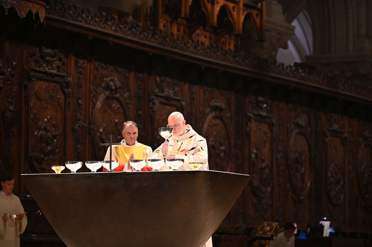 Messe du soir du samedi 14 décembre 2024 à Notre-Dame de Paris. © Marie-Christine Bertin / Diocèse de Paris.