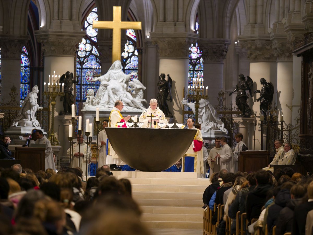 Messe de réouverture de Notre-Dame pour les collégiens et lycéens. © Yannick Boschat / Diocèse de Paris.