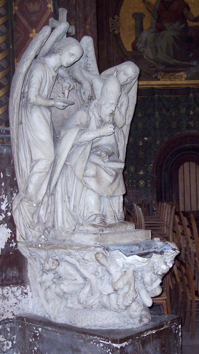 Bénitier de St Eustache. Évoquant la victoire sur le monde du péché avec l'antique serpent et les forces du mal. © C.D.A.S..