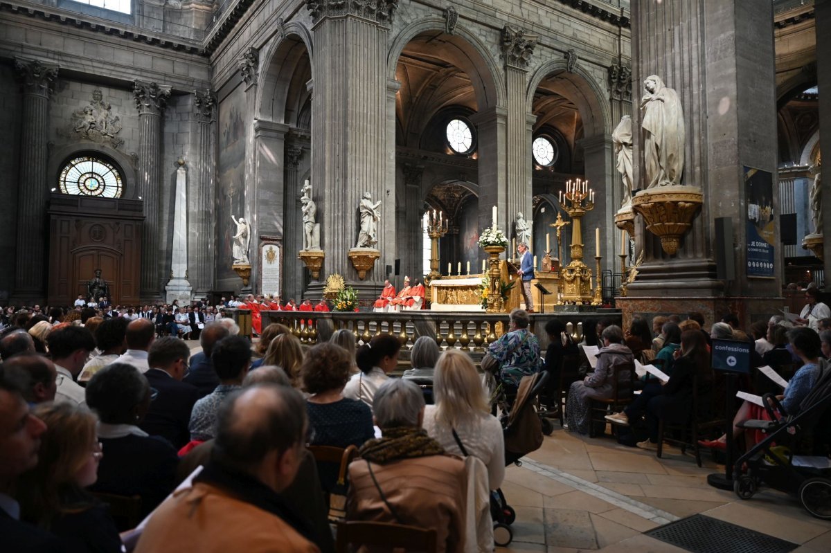 Confirmations d'adultes en juin 2025. Célébration de 16h. © Marie-Christine Bertin / Diocèse de Paris.