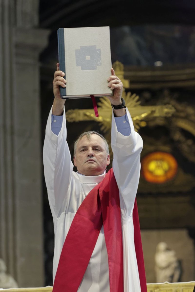 Ordinations des diacres permanents 2021. © Yannick Boschat / Diocèse de Paris.
