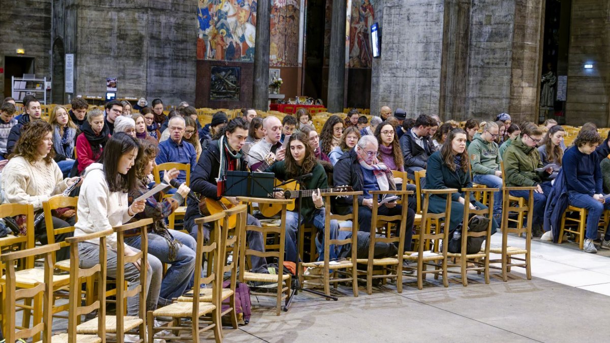 Prière du matin au Saint-Esprit. © Yannick Boschat / Diocèse de Paris.