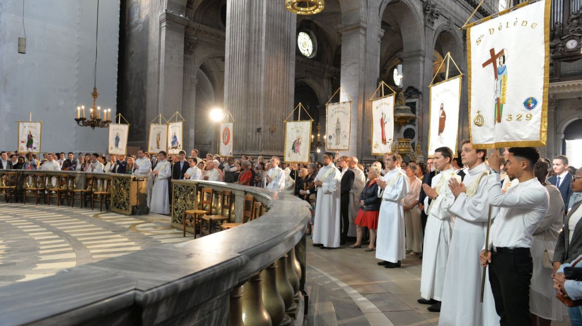 Ordination sacerdotale 2022 : appel. © Trung Hieu Do / Diocèse de Paris.