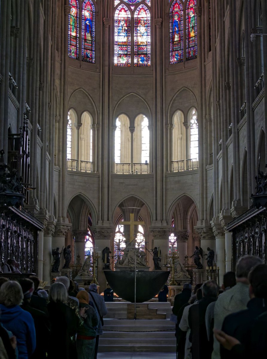 Office des ténèbres et vénération de la couronne d'épines à Notre-Dame (…). © Yannick Boschat / Diocèse de Paris.