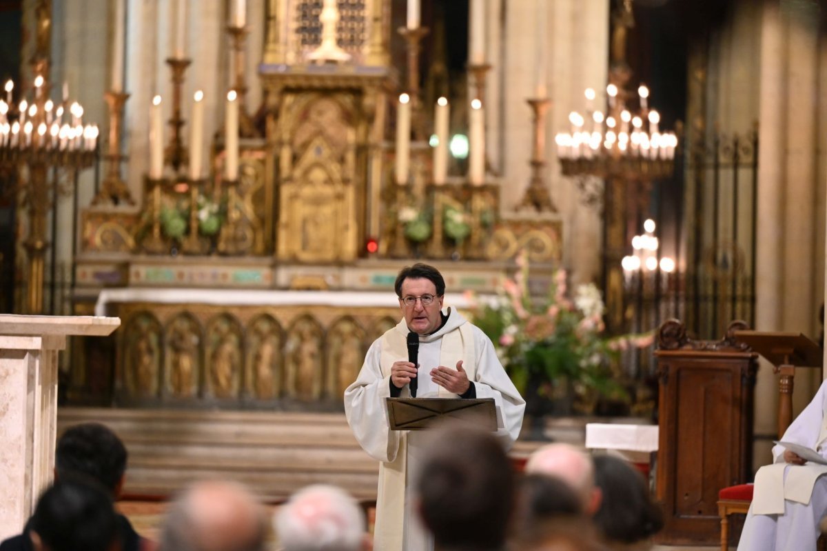 Veillée de l'espérance à la basilique Sainte-Clotilde. © Marie-Christine Bertin / Diocèse de Paris.