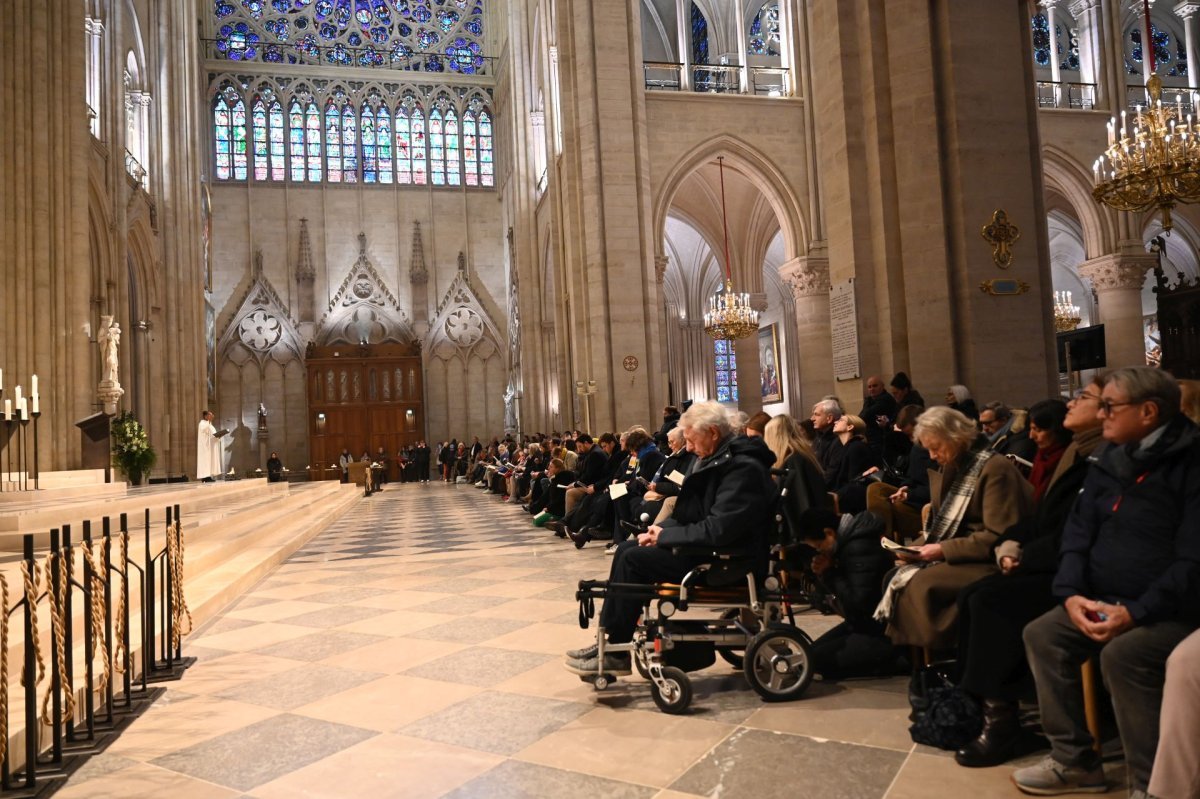 Messe en présence des services diocésains et de l'Atelier de Notre-Dame. © Marie-Christine Bertin / Diocèse de Paris.